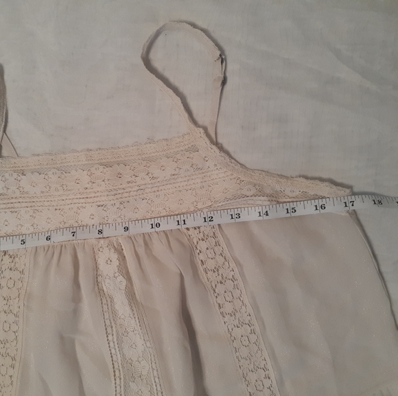 Sheer Apron Lace Tank - Picture 9 of 12